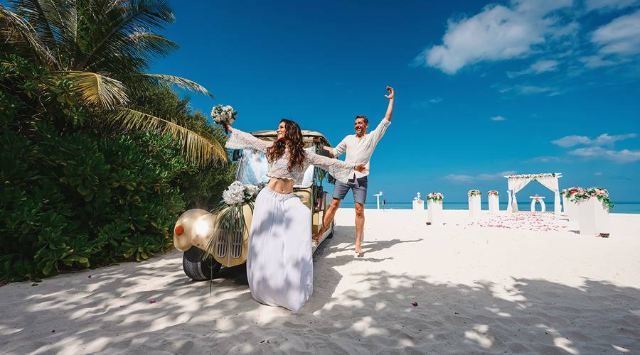 Maldives Beach Wedding Sun Siyam Olhuveli