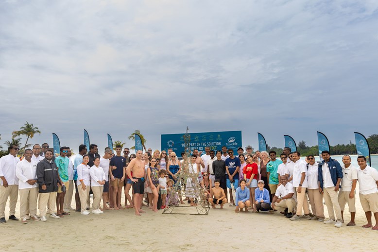 Coral Planting Sun SIyam Ohuveli, for festive