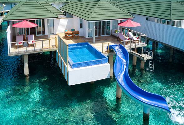 Two Bedroom Lagoon Villa With Pool And Slide Exterior 