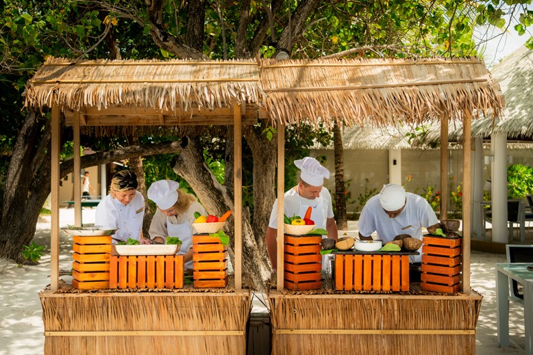 Kandu Kukulhu - cooking at Sun Siyam VIlu reef