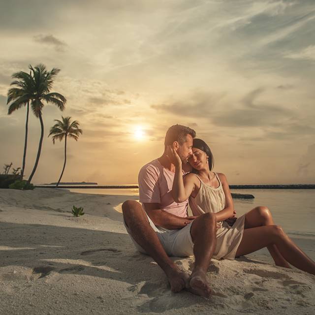 Couple at Olhuveli Beach_1