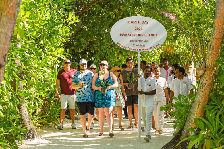 Earth Day Celebrations At Vilu Reef