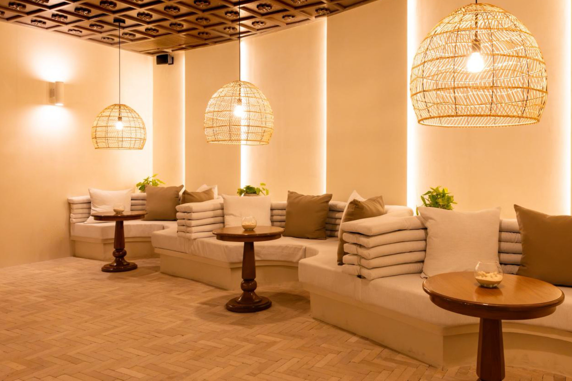 Bubble Lounge At Sun Siyam Iru Fushi
