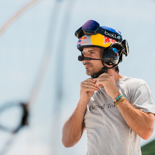 Siyam World Redbull Paramotor 4