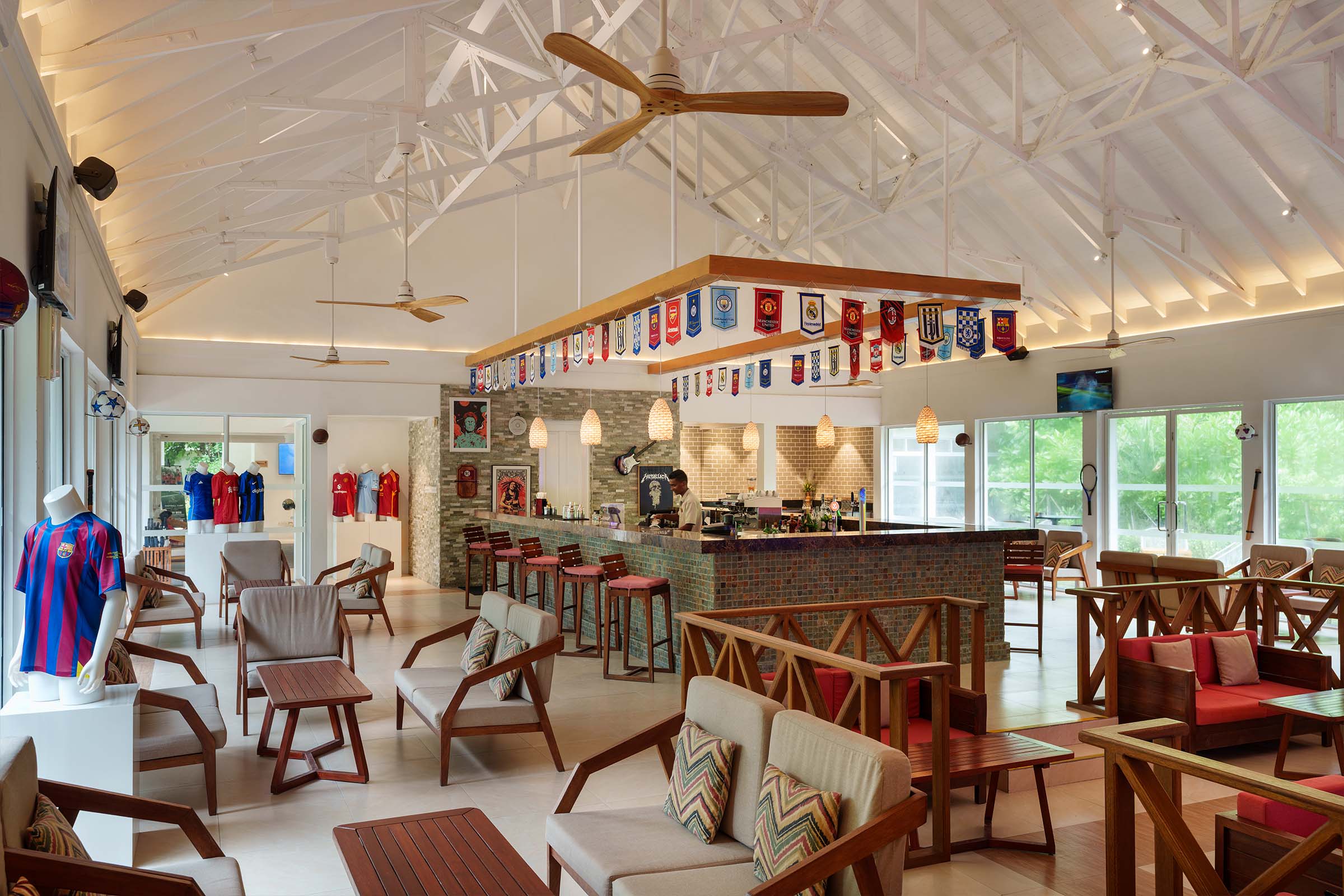 Siyam World Kulhivaru Bar Sports Bar