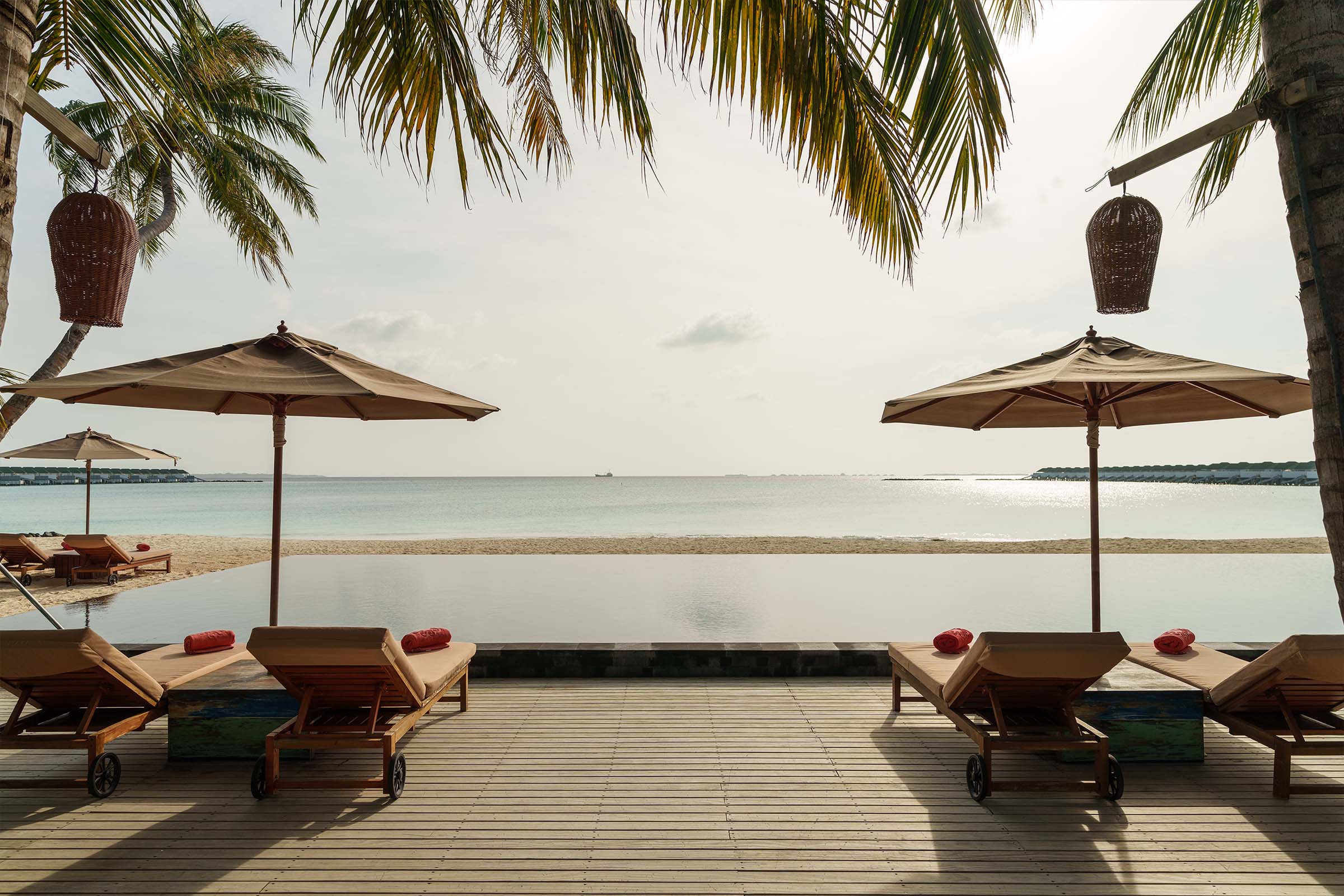 Siyam World Shipwrecked Bar Pool View 1
