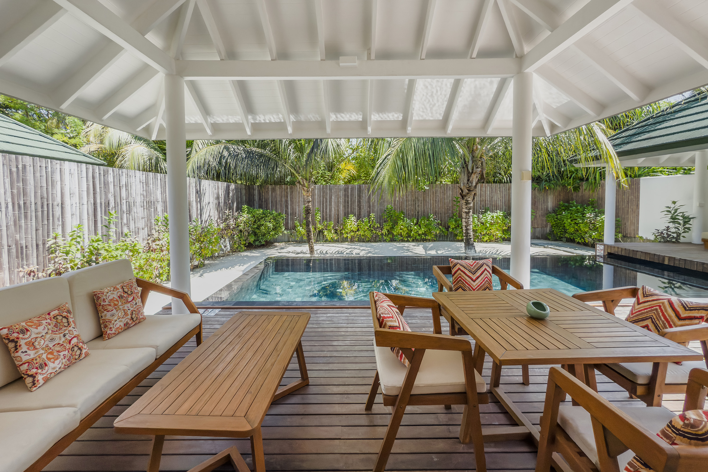 Grand Beach Residence With Pool 11