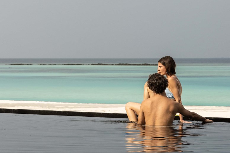 Romantic Moments at iru Fushi